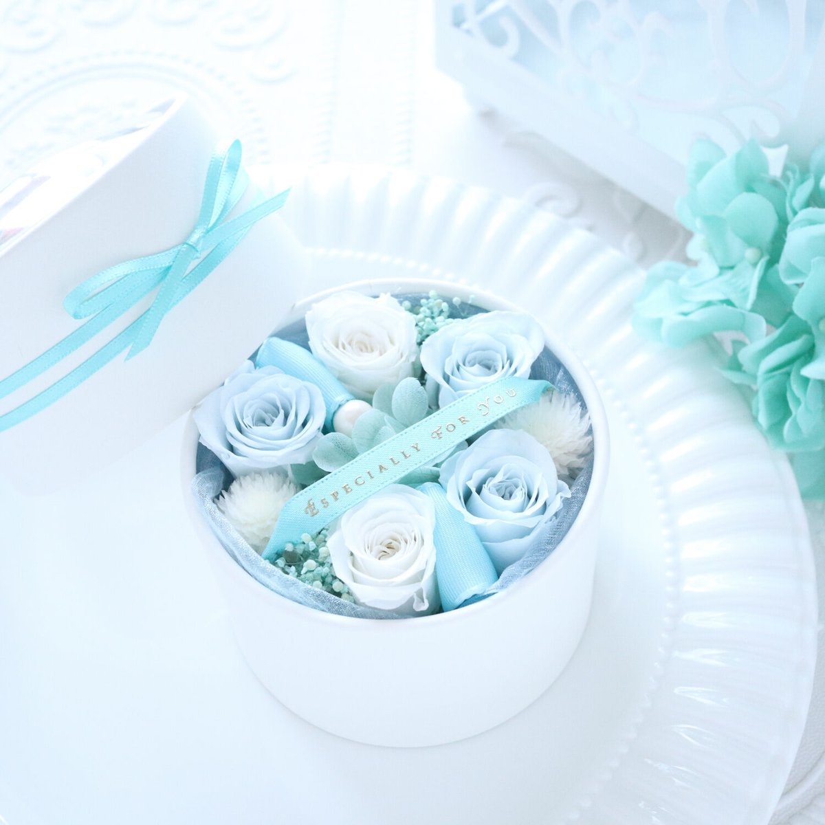 さえら Hischrone エプロン ブルー 薄水色 レース フラワー お花 Preserved Flower】ミニばらのエスペシャリーフラワーボックス｜誕生日