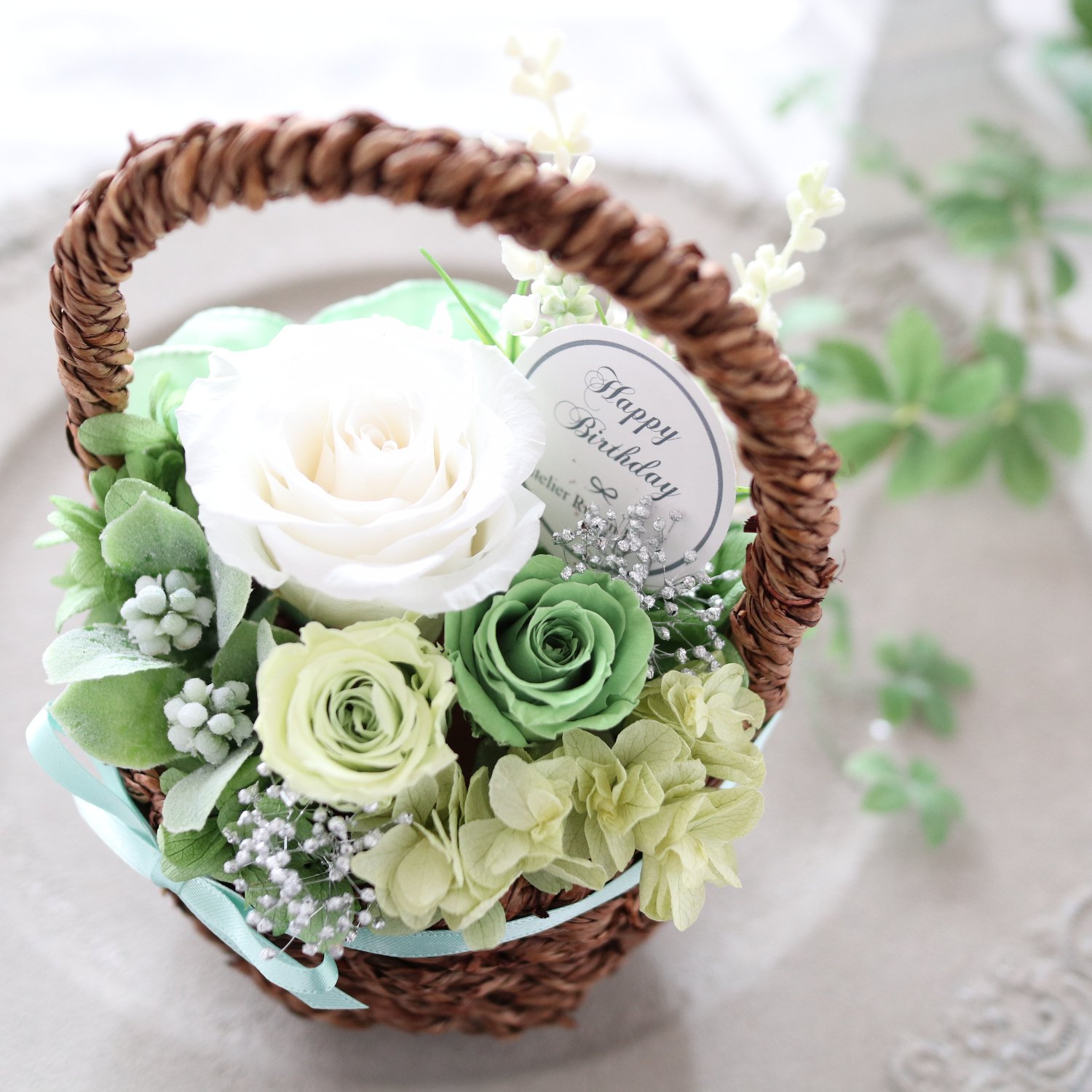 Preserved Flower】グリーン系の爽やかなプチフラワーバスケット｜誕生