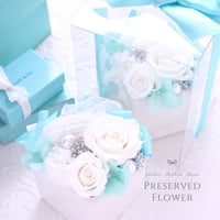 【Preserved Flower】ときめくブルーリボンのセレブリティなアレンジメント｜誕生日・記念日・結婚祝い・ホワイトデー・送別花　pre.051