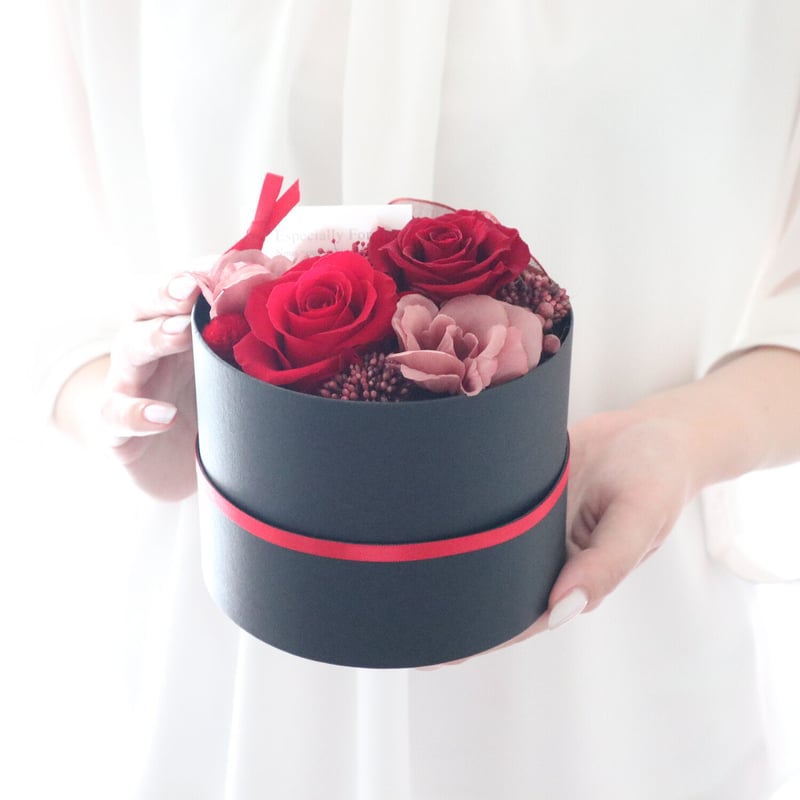 輸入雑貨　シノワズリ　『薔薇のティッシュBOX』　薔薇柄　オフホワイト　陶器 輸入雑貨 シノワズリ 『薔薇のティッシュBOX』 薔薇柄 オフホワイト