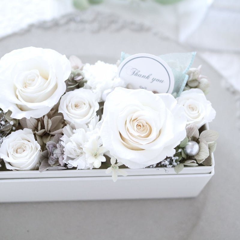 Preserved Flower】ホワイトローズのシャビーシックなケース入フラワー