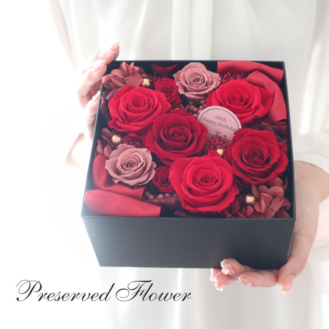 AMOROSA 赤いバラとバースデーカード Preserved Flower】豪華な赤いバラのサプライズローズボックス｜記念日