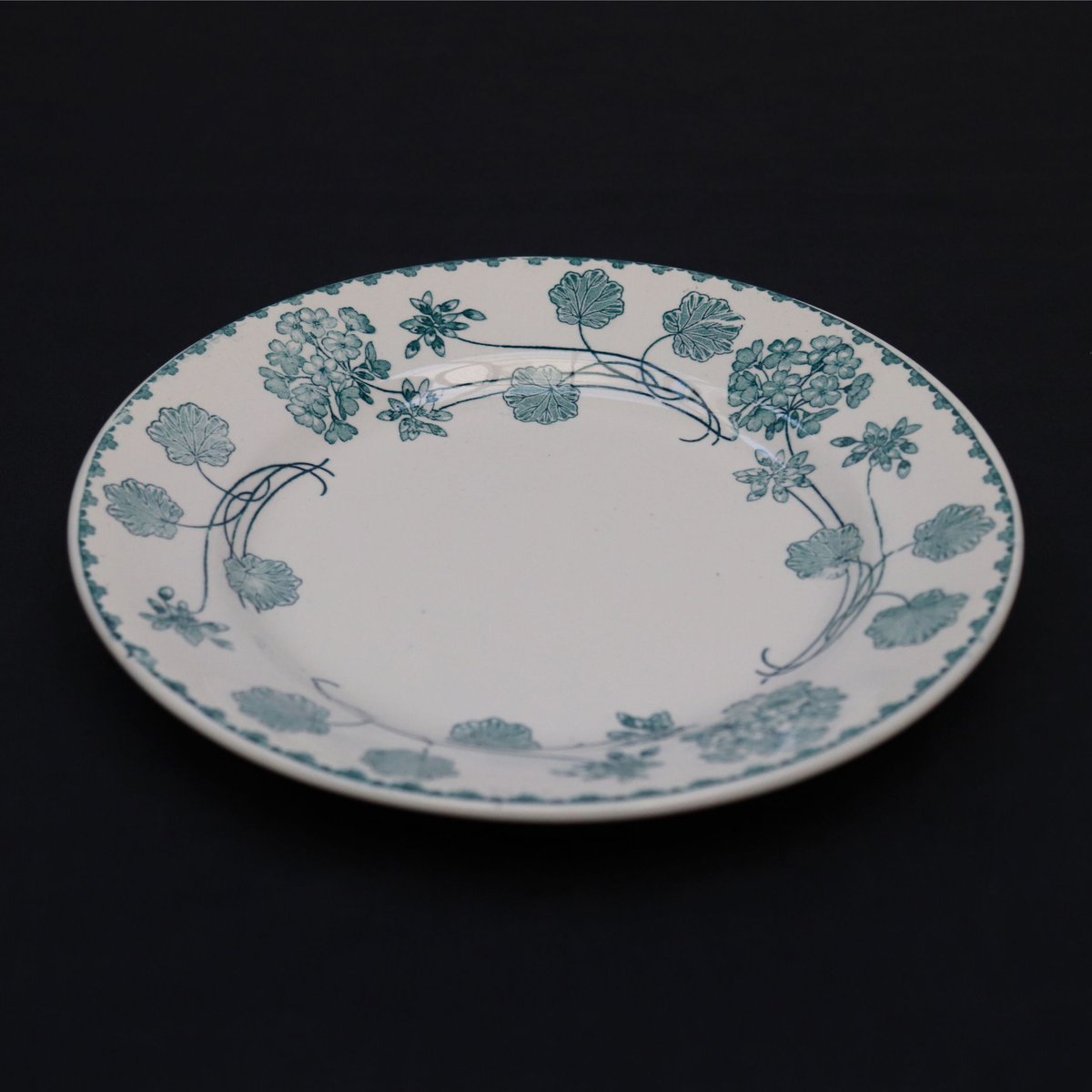 U＆C Sarreguemines ｜「GERANIUM」プレート皿 E | pebble