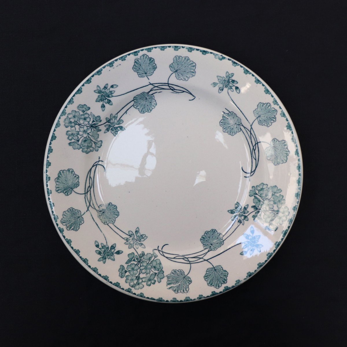 U＆C Sarreguemines ｜「GERANIUM」プレート皿 E | pebble