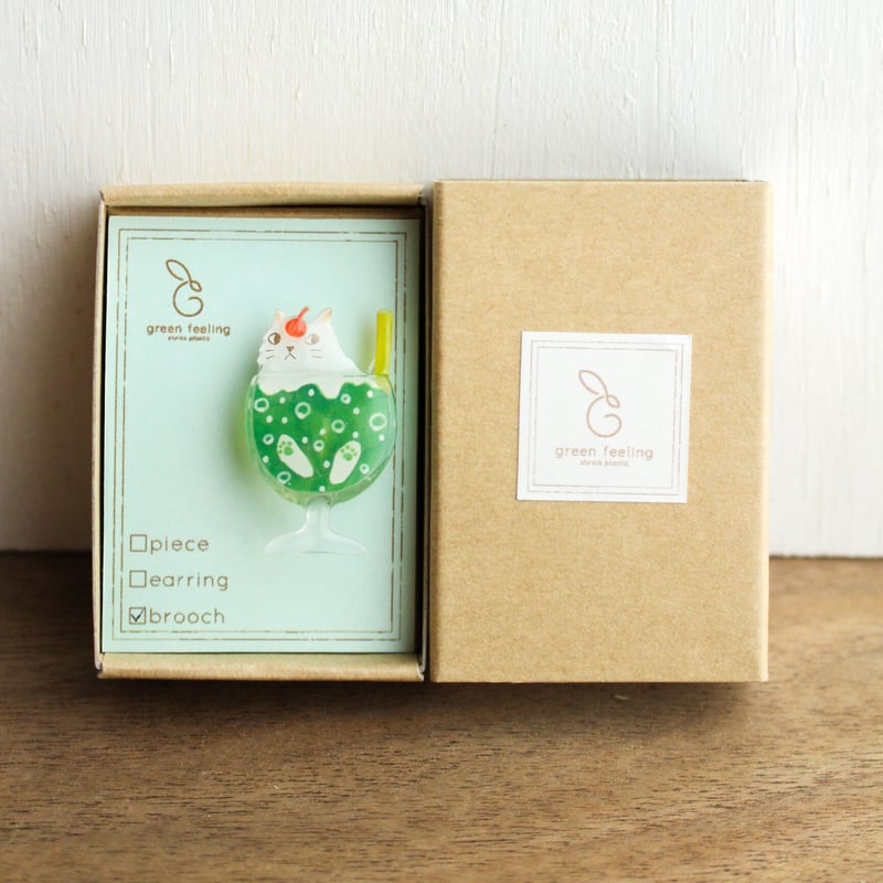 受注生産】ネコのクリームソーダブローチ | greenfeeling