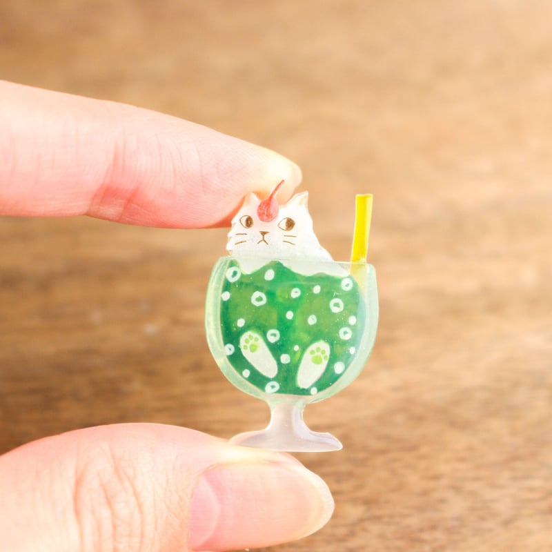 受注生産】ネコのクリームソーダブローチ | greenfeeling