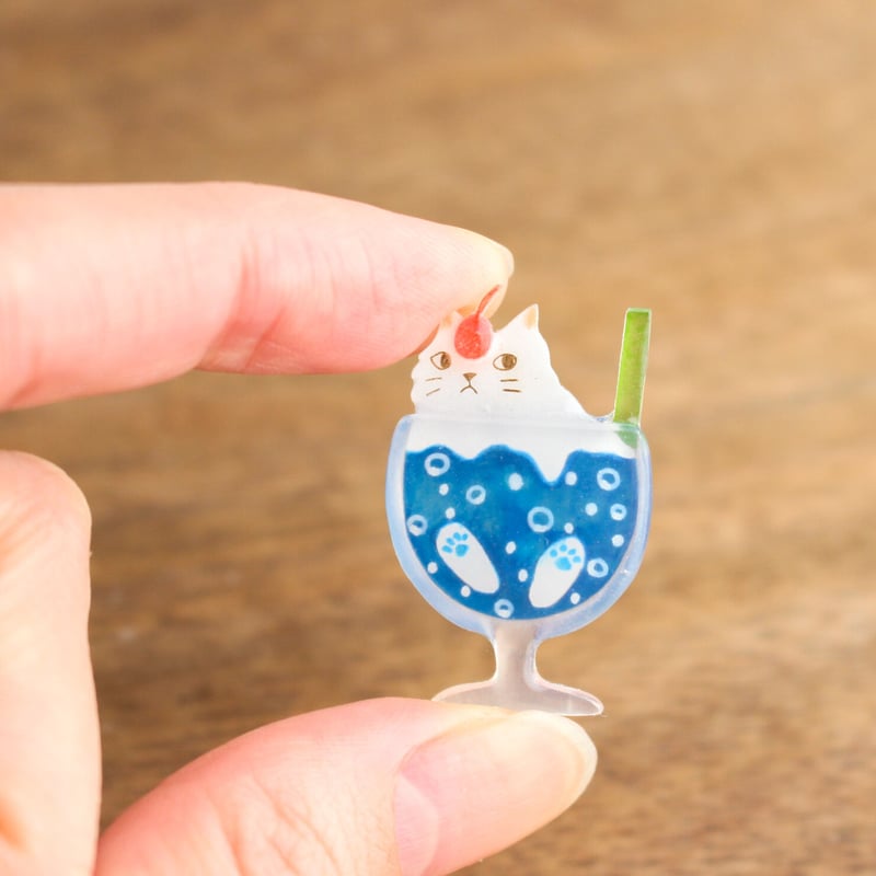 受注生産】ネコのクリームソーダブローチ | greenfeeling