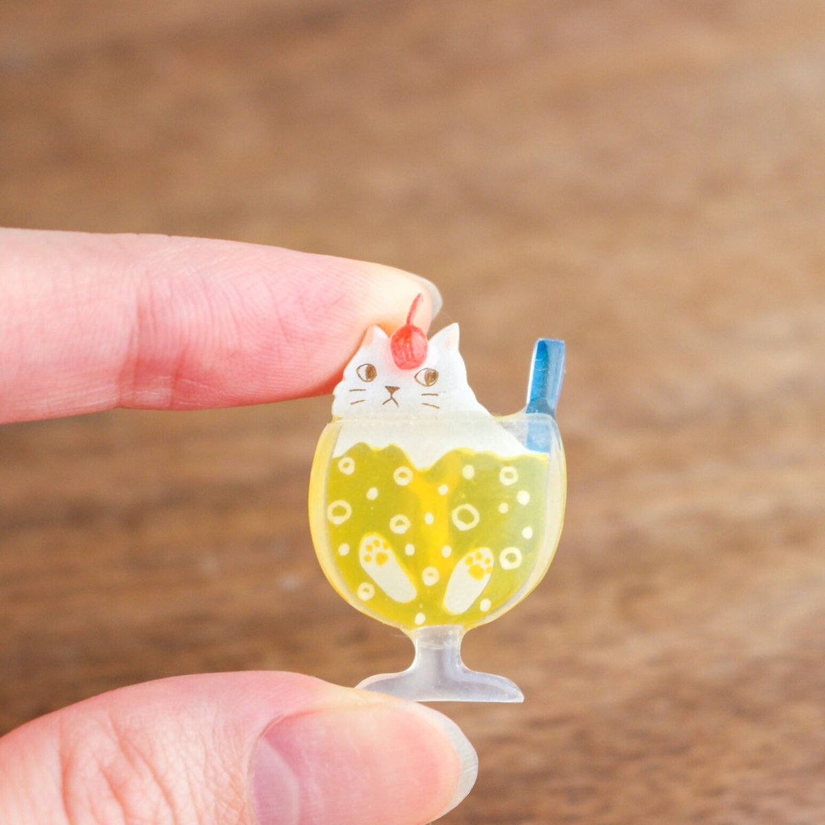 【受注生産】ネコのクリームソーダブローチ