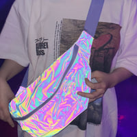 超オーロラリフレクターボディバッグ