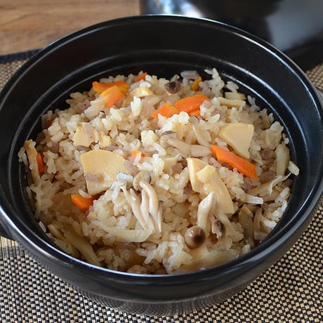 【森修焼】味鍋 (約1,200ml・2合炊き ガス直火用)  カラー(白 or 黒)  ※送料無料