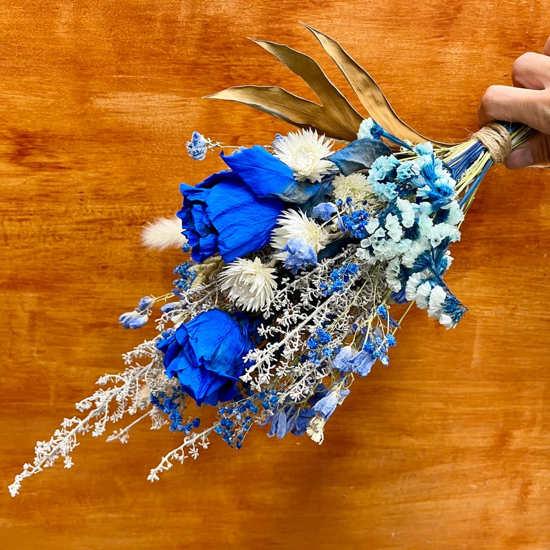 夏草と木の実の横長スワッグ ホワイトブルーの縦長スワッグ そっけ