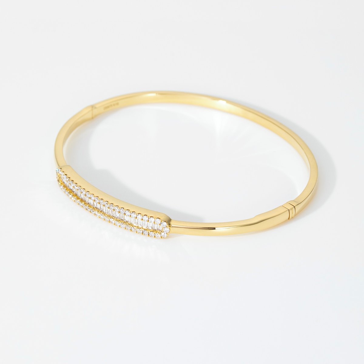 K18 Baguette Diamond Bangle | HANA JEWELS