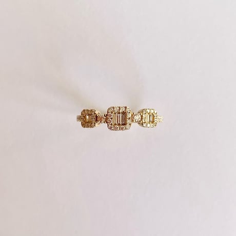K18  BG Diamond Ring