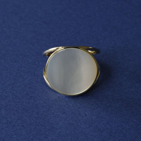 14K Natural White Shell Ring