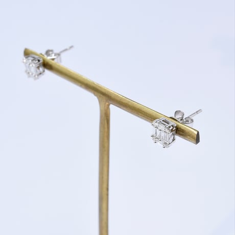 K18 Mosaic Diamond Studs (ピアス）