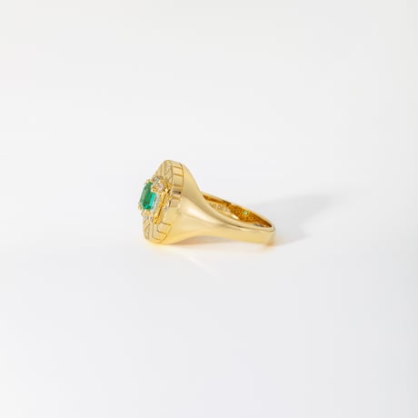 K18 Kara Motif Emerald Ring