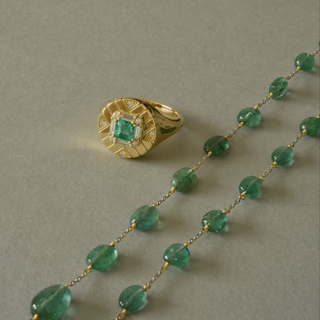 K18 Kara Motif Emerald Ring