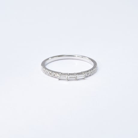 K18 Triple Baguette Diamond Ring