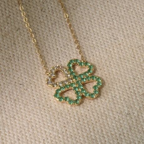 K18 Emerald Clover  Necklace