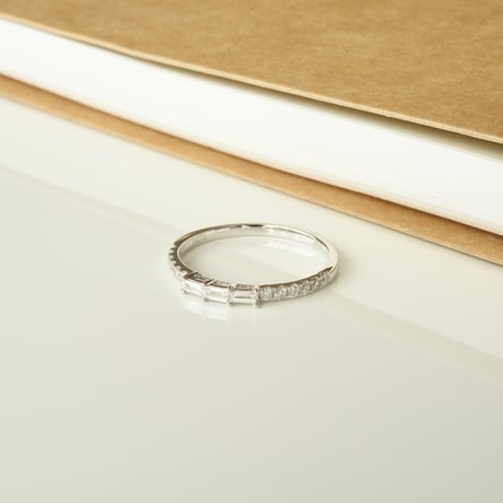K18 Triple Baguette Diamond Ring