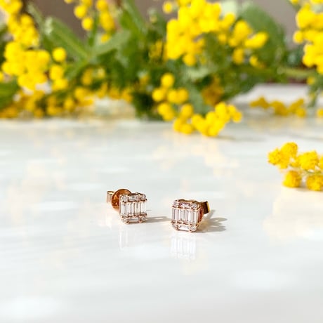 K18 Mosaic Diamond Studs (ピアス）
