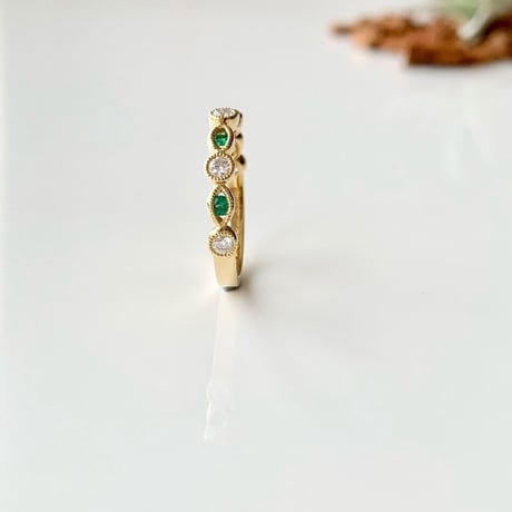 K18 Emerald Ring