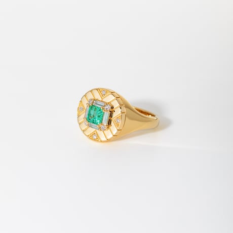 K18 Kara Motif Emerald Ring