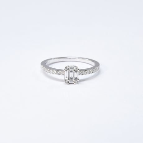 K18 Pure White Mosaic Diamond Ring