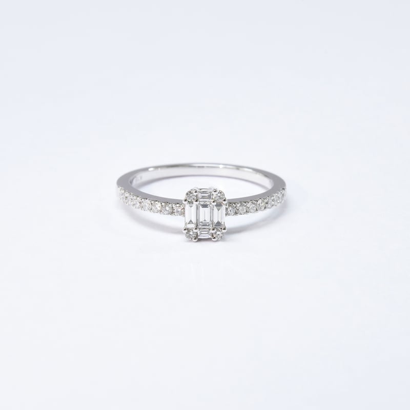K18 Pure White Mosaic Diamond Ring | HANA JEWELS