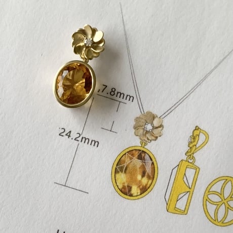 K18 Citrine Flower Pendant