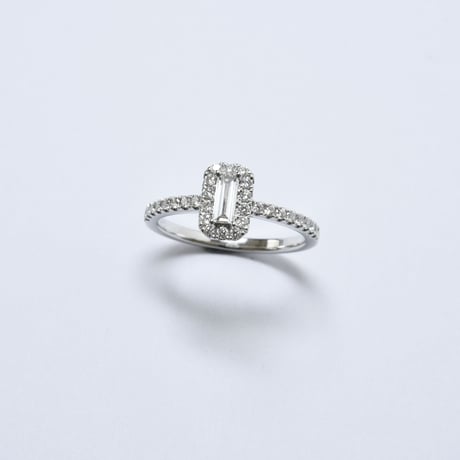 K18 Baguette Diamond Ring