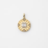 K18 Kara  Motif Diamond Necklace