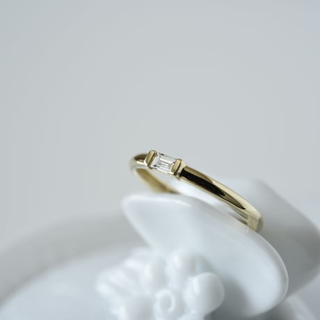 18K BG Cut Diamond Ring