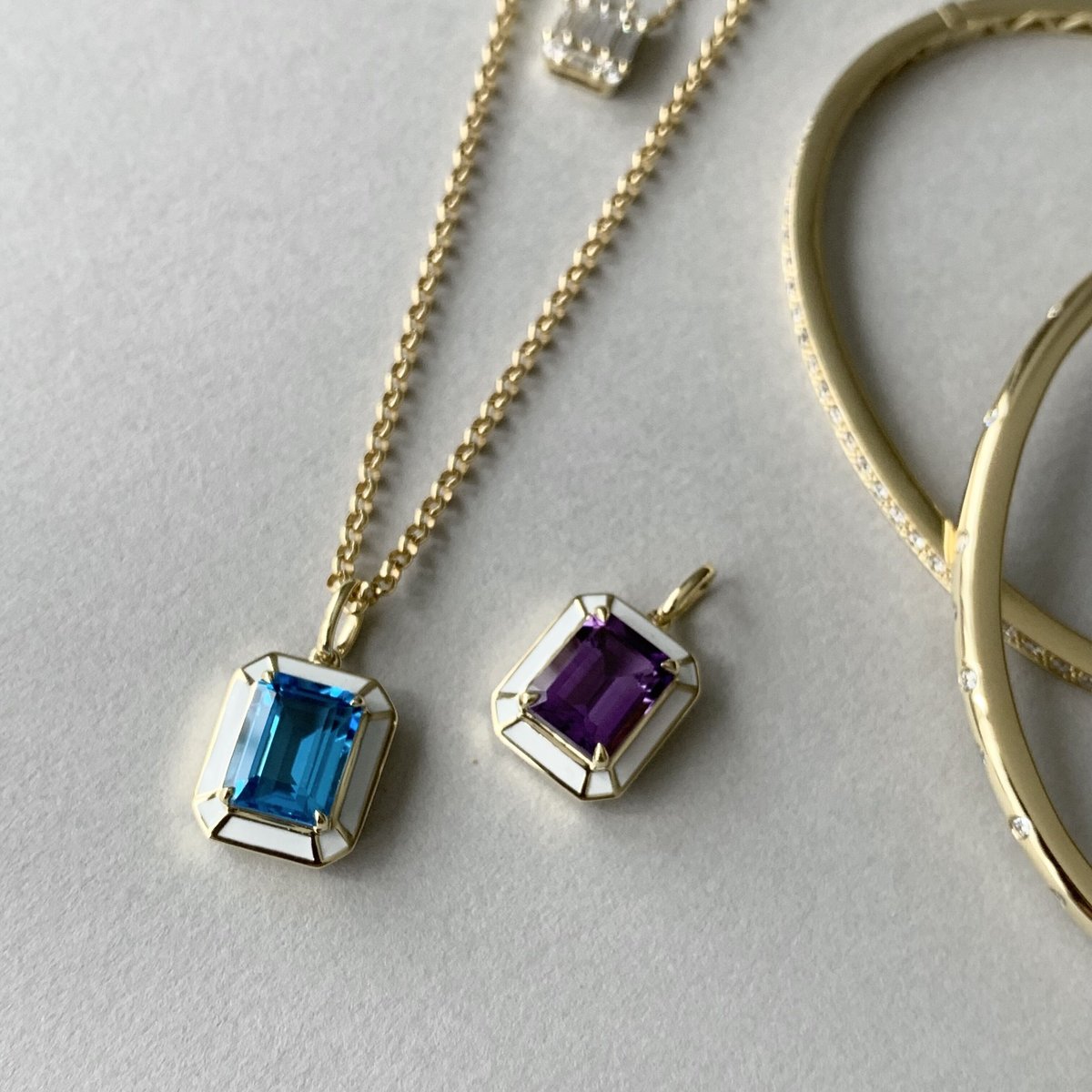 K18 Blue Topaz Enamel Pendant | HANA JEWELS