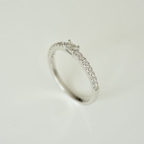 K18 White Gold BG Diamond Ring