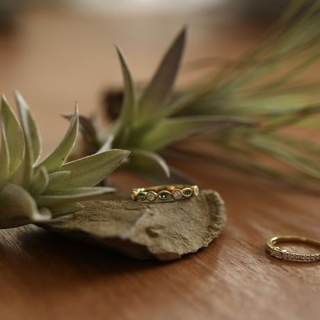 K18 Emerald Ring