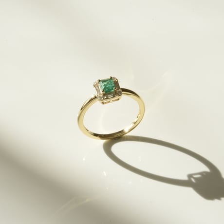 K18 Emerald Baguette Diamond Emerald Ring