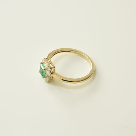 K18 Emerald Baguette Diamond Emerald Ring