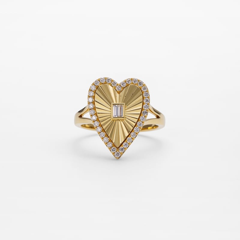 K18 Radiant Diamond Heart Ring | HANA JEWELS
