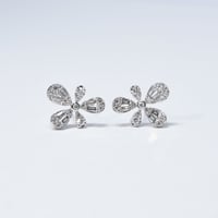 K18 Flower Diamond Studs（ピアス）