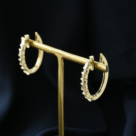K18 Baguette Diamond Oval Hoops
