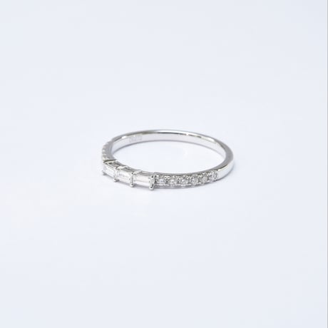 K18 Triple Baguette Diamond Ring
