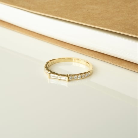 K18 Baguette Ribbon Diamond Ring