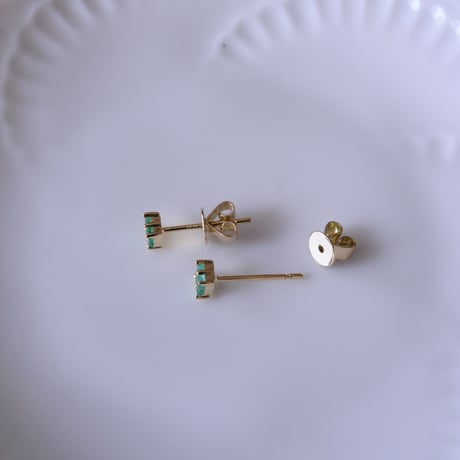 K18 Emerald Studs (ピアス）