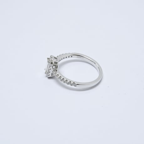 K18 Baguette Diamond Ring