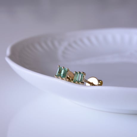 K18 Emerald Studs (ピアス）