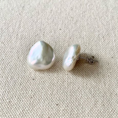 18K Freshwater Pearl Studs（ピアス）