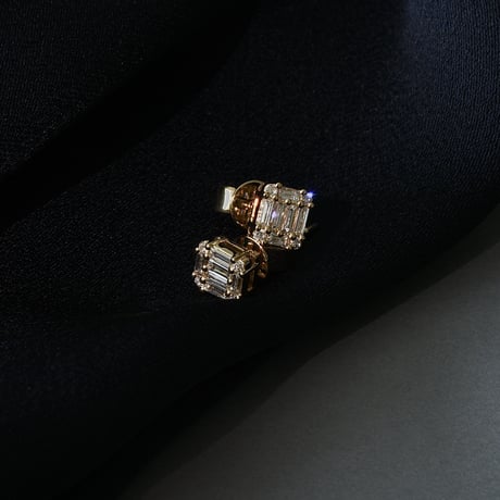 K18 Mosaic Diamond Studs (ピアス）
