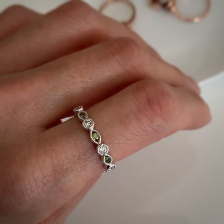 PT950 Green Diamond Ring