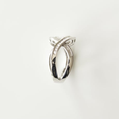 K18 Diamond Cross Ring